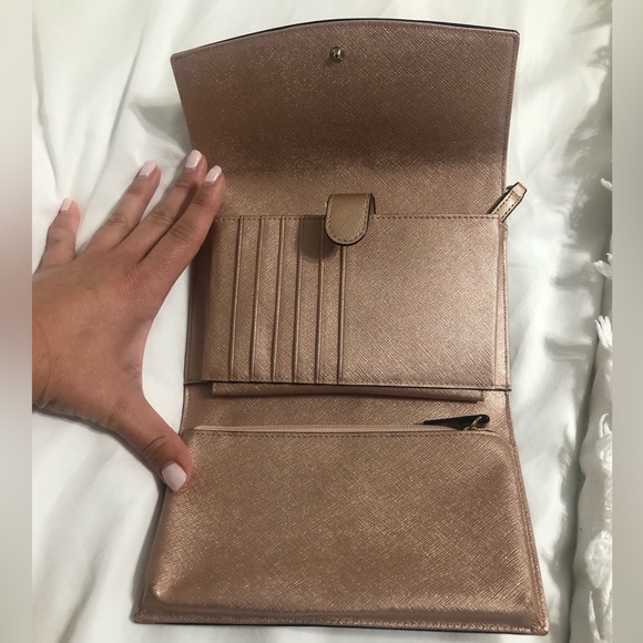 Kate spade wallet / clutch / crossbody - Picture 4 of 4